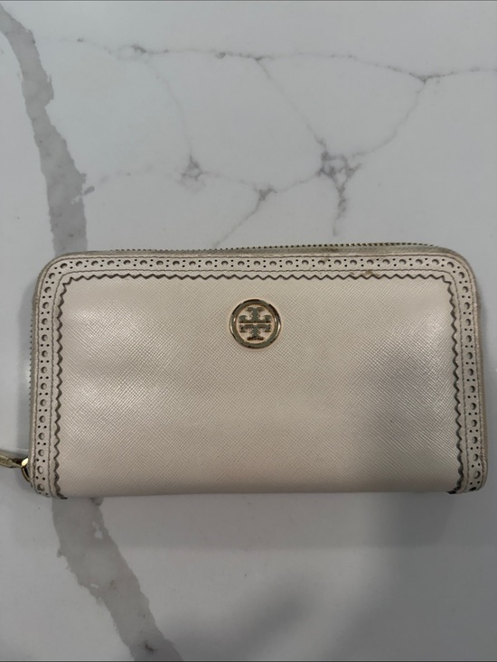 Tory Burch Handbags - Tory Burch Pearl Cream Zip-Around Wallet with Gold Logo